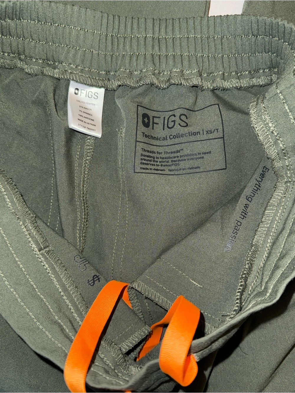 Figs Yola XS/T in mossGreen with OG waistband - Picture 3 of 5